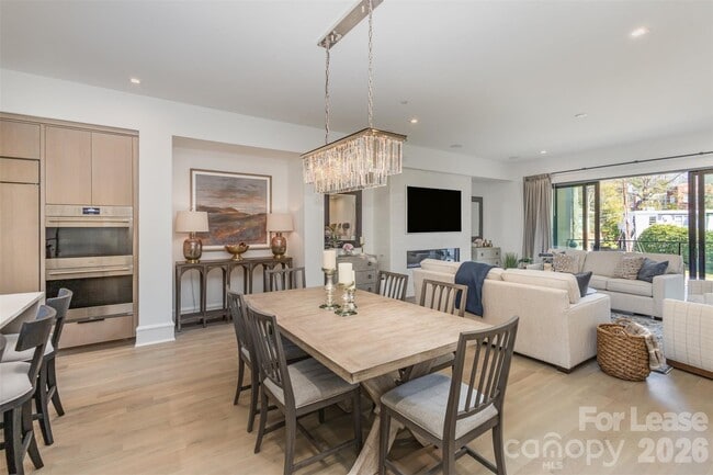 Building Photo - 616 Queens Rd