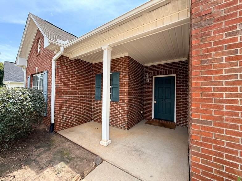 Building Photo - 437 Melbourne Ln