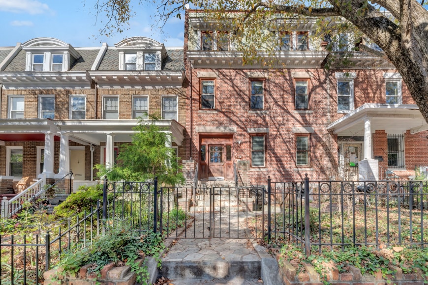 Building Photo - 1865 Newton St NW