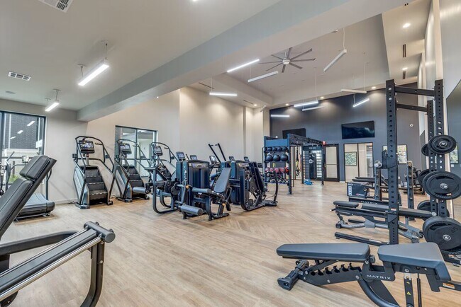 Building Photo - Looks Like a Promotion