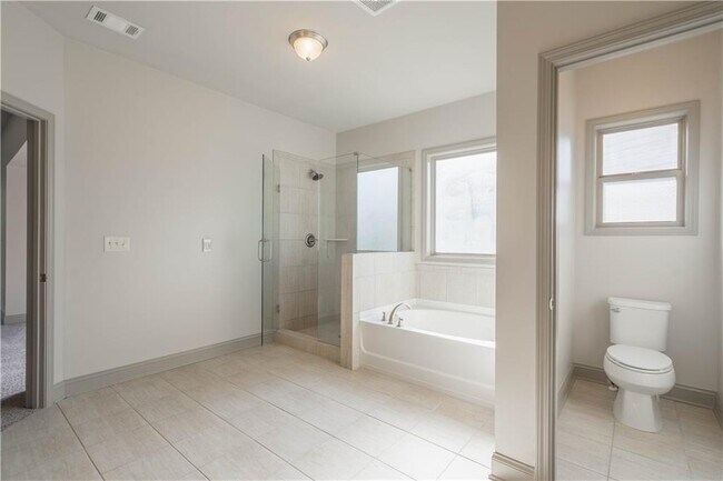 Building Photo - 2121 Spring Sound Ln