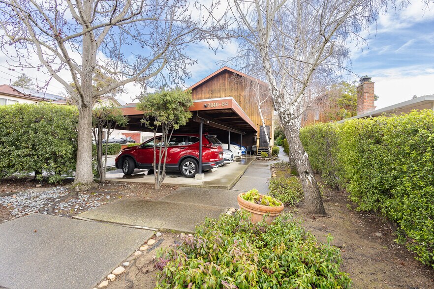 Building Photo - 3858 Maybelle Ave