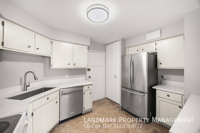 Building Photo - 6033 N Sheridan-Unit 35D