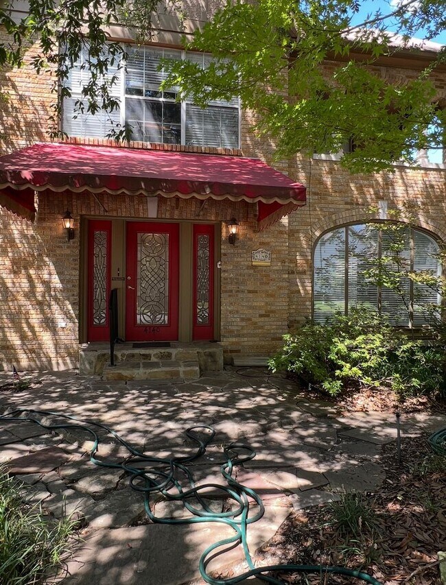 Building Photo - Charming 1930’s Highland Park Duplex