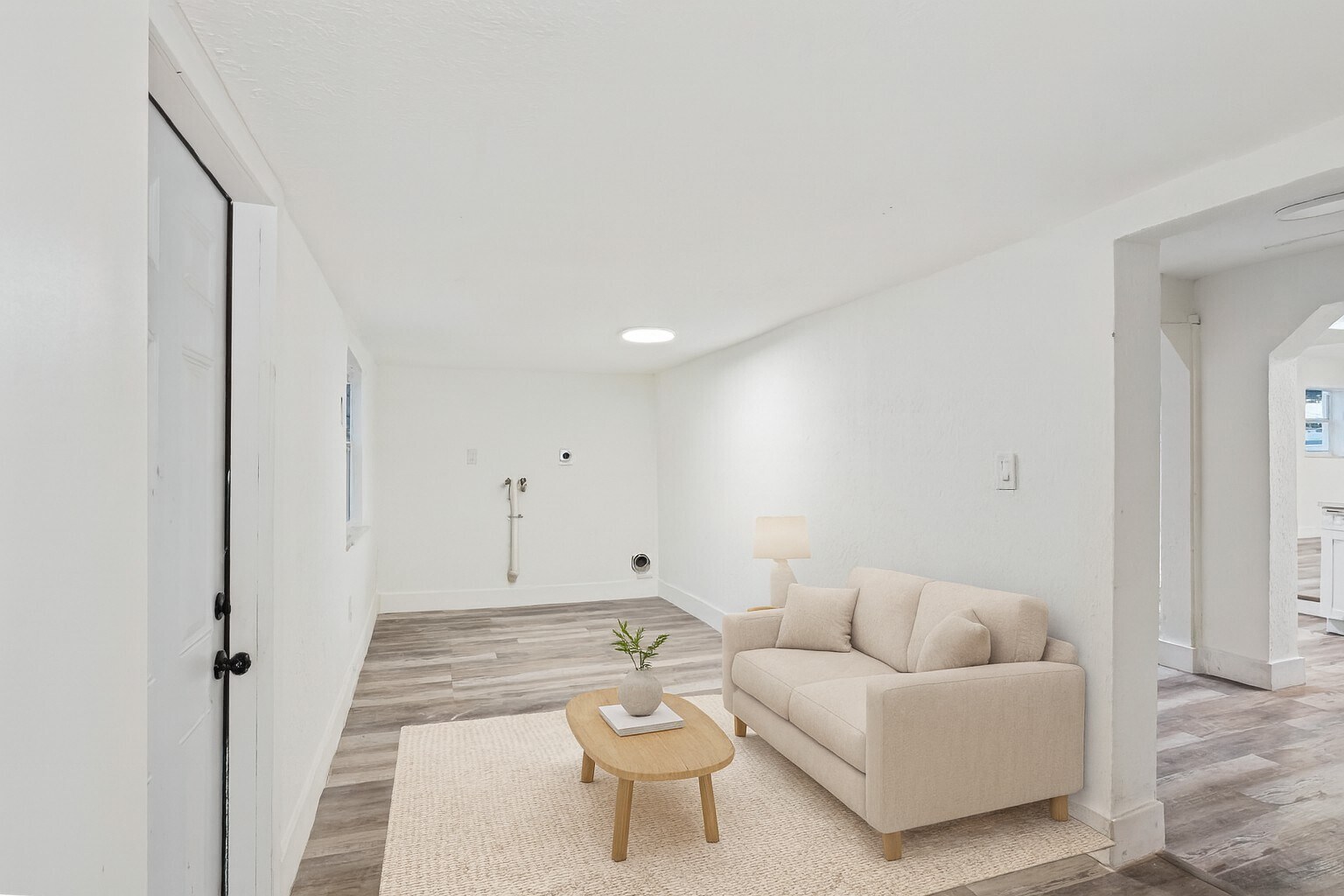 Building Photo - 724 Burlington St