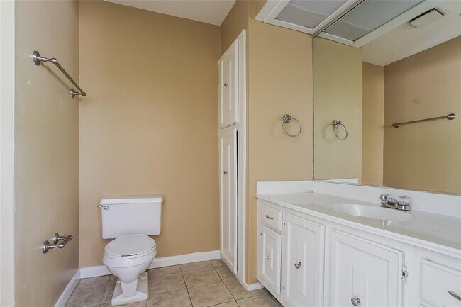 Building Photo - 8510 Cookwood Dr