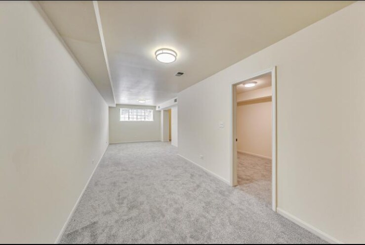 Building Photo - 2817 N Damen Ave