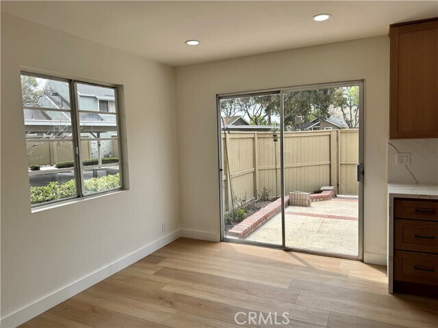 Building Photo - 46 Thicket