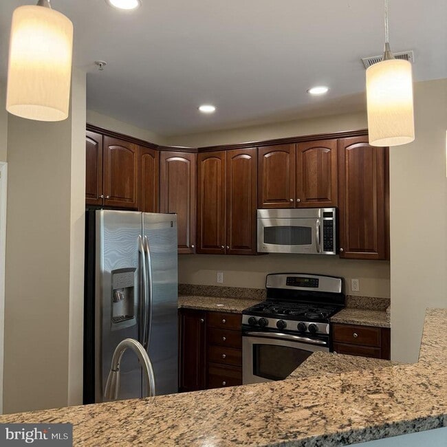 Building Photo - 6765 Hampton Bay Ln