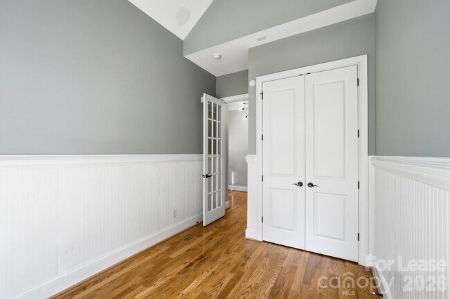 Building Photo - 520 Iverson Way