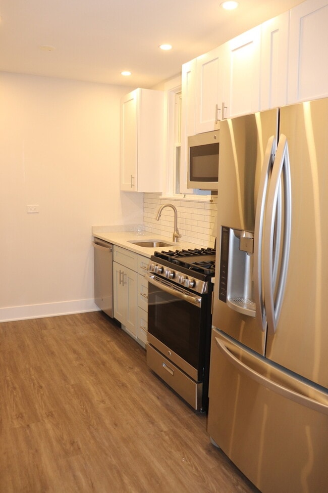 Building Photo - 3418 N Nordica Ave
