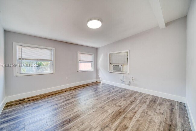 Building Photo - 3353 SW 23rd Terrace