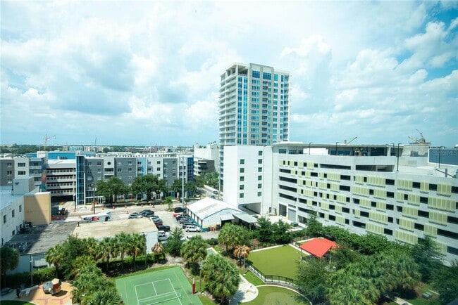 Building Photo - 1208 E Kennedy Blvd