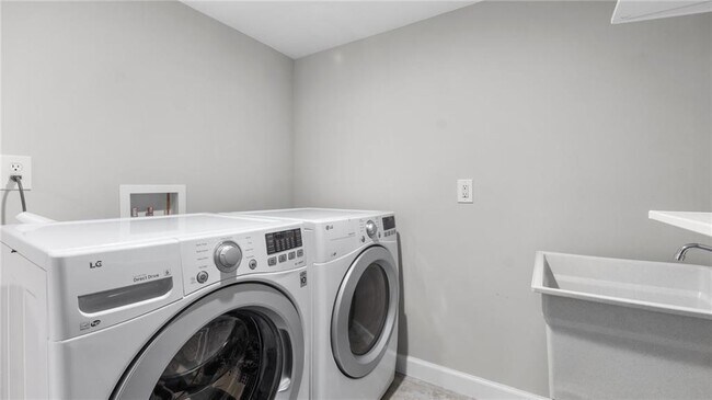 Building Photo - 3532 Paces Pl NW