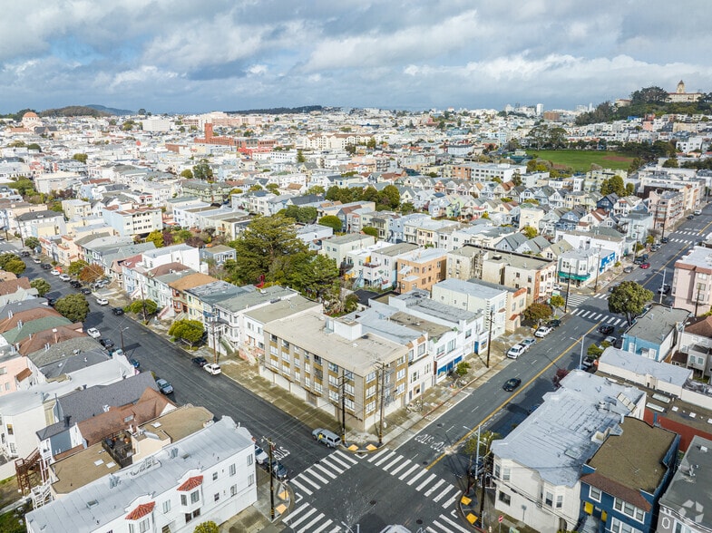 Proximity to Downtown - 4th Avenue Apartments