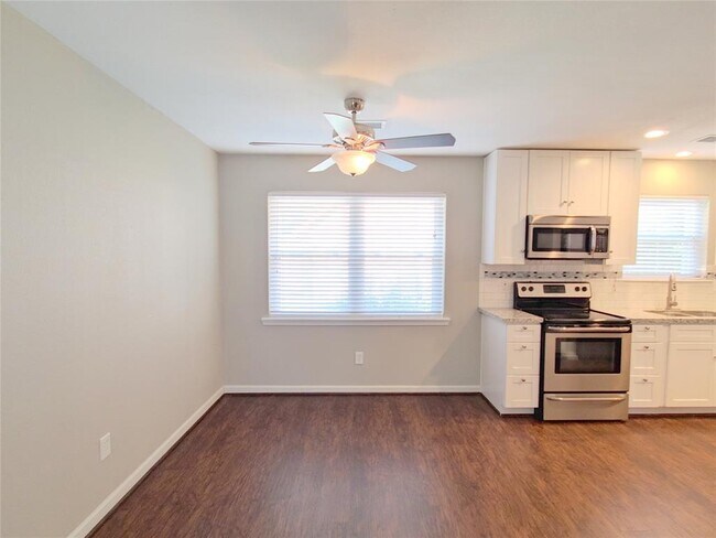 Building Photo - 10603 Brentway Dr