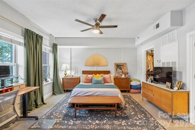 Building Photo - 1320 Fillmore Ave