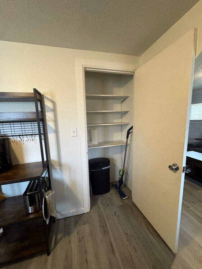 Building Photo - 4813 Sayre Ave