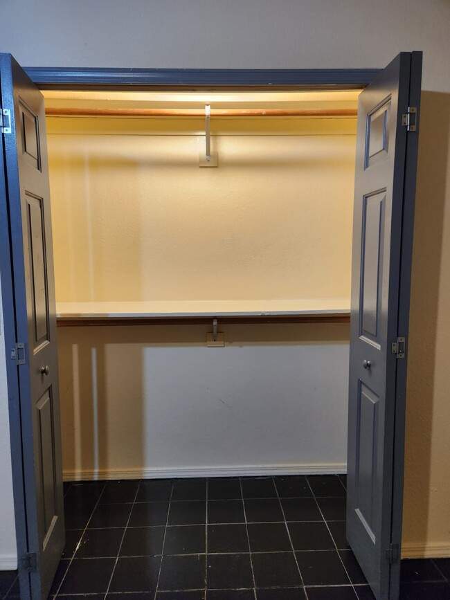 Large Closets - 544 Multy Ct