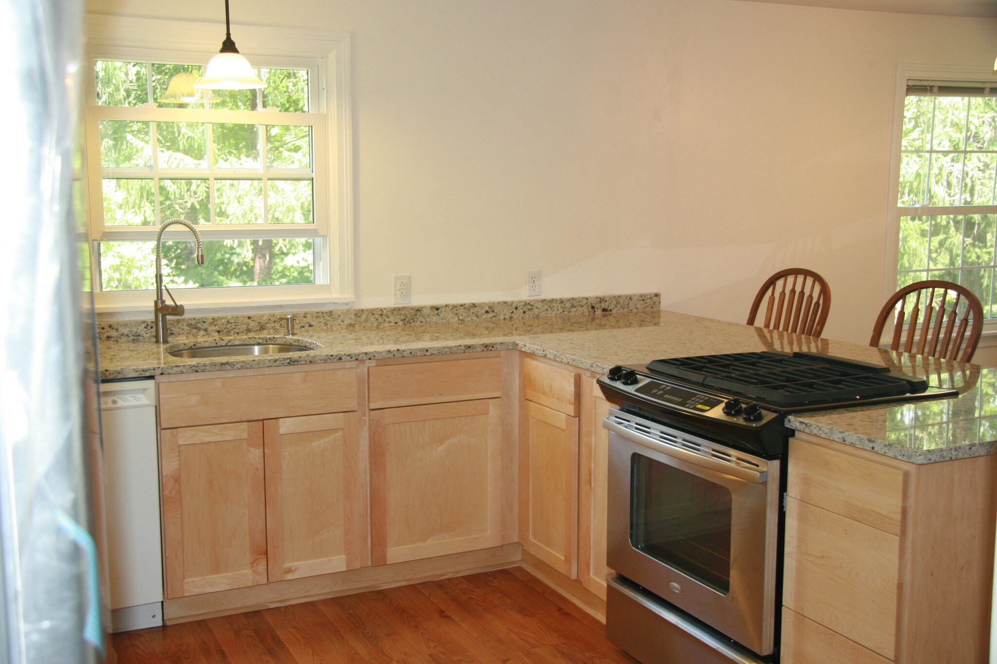 kitchen/open living room - 216 Kelvin Pl