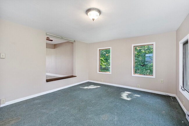 Building Photo - 18215 W Schweitzer Rd