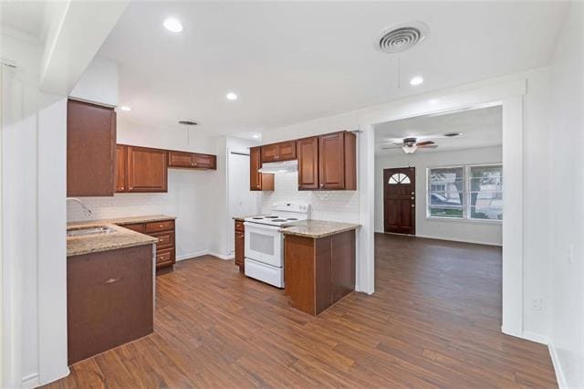 Building Photo - 2717 Wesleyan Dr