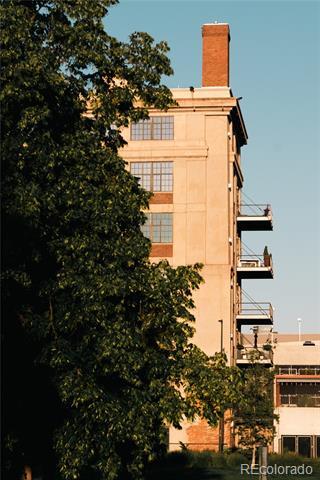 Building Photo - 2000 Little Raven St