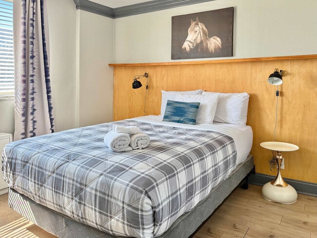 Building Photo - 215 Piedmont Ave NE