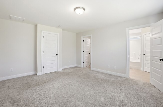 Building Photo - Stunning Home with Main-Level Bedroom, Gourmet Kitchen