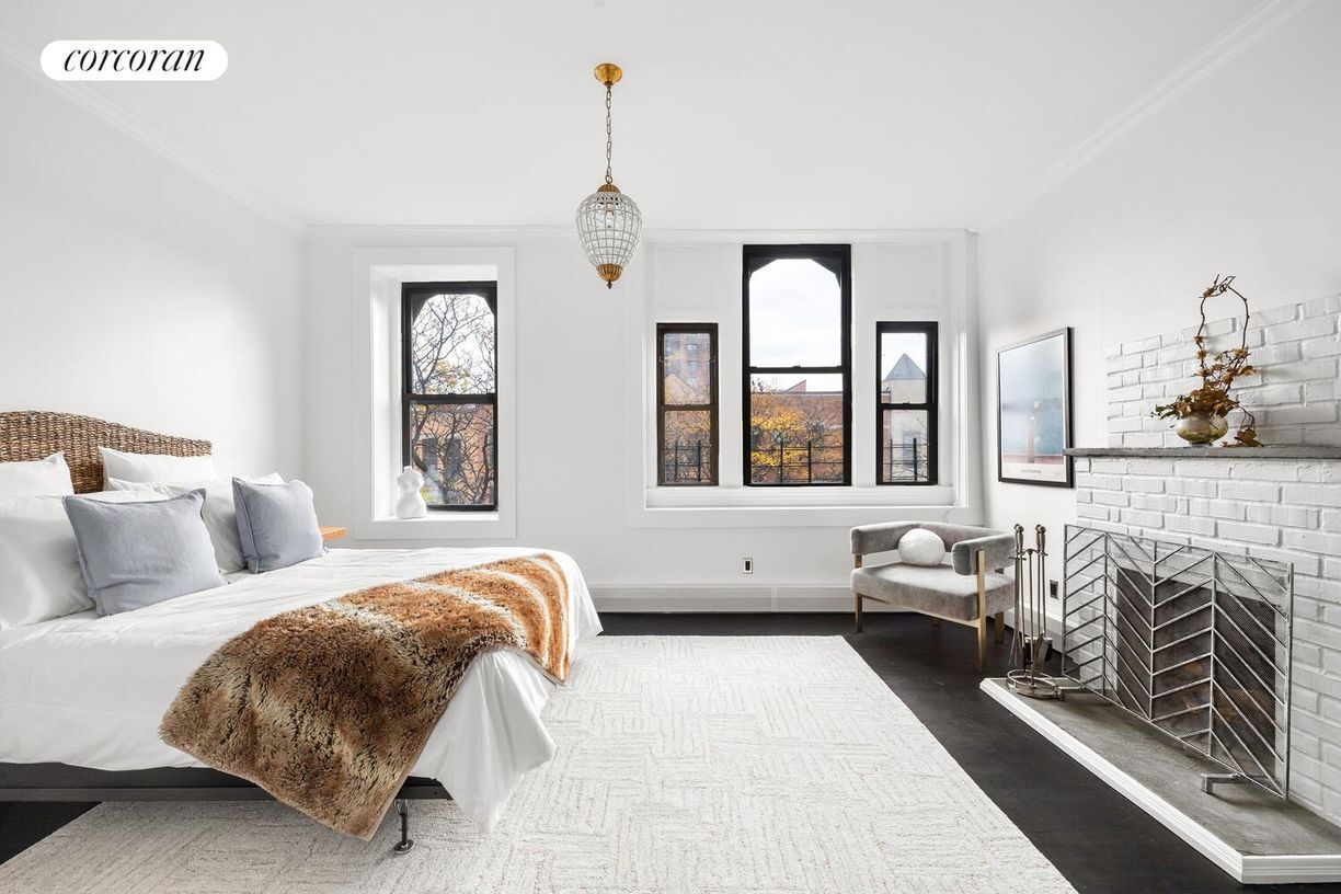 Building Photo - 105 Manhattan Ave