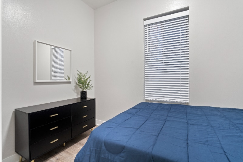 Building Photo - 2345 W 21st St