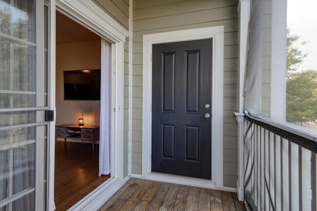 Building Photo - 8231 Lenox Creekside Dr