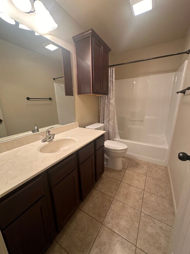 Building Photo - Spacious Townhome in South Lubbock