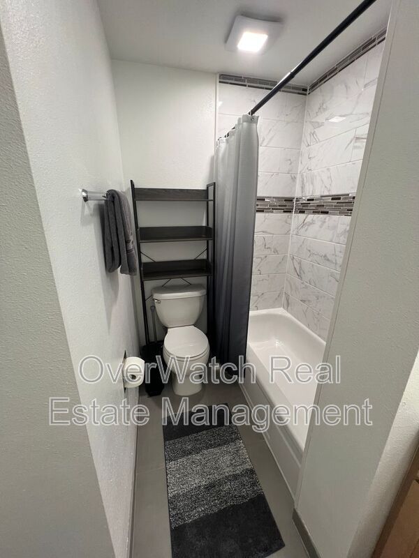 Building Photo - 4620 Reka Dr
