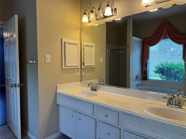 Building Photo - 2311 Echo Harbor Dr