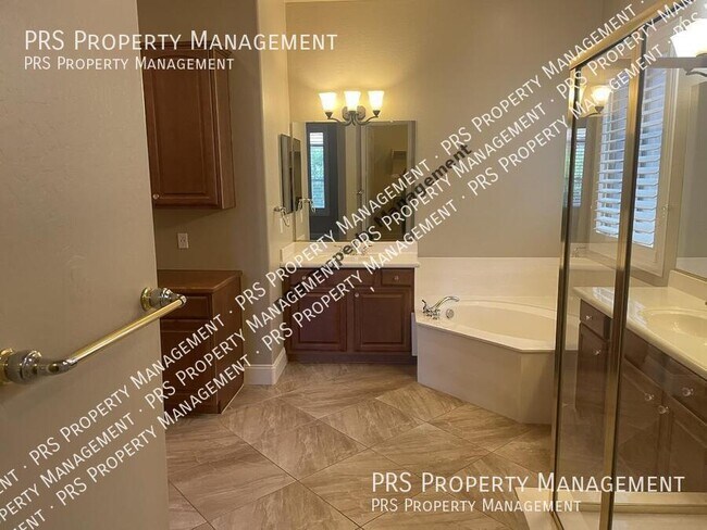 Building Photo - 4626 E Blue Spruce Ln