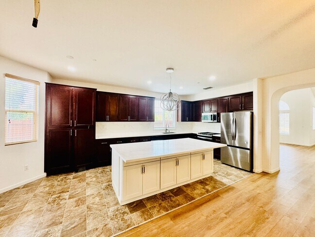 Building Photo - 13721 Santa Lucia Dr