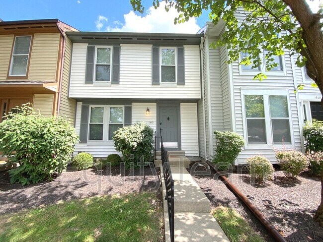 Primary Photo - 812 Woodlyn Dr S
