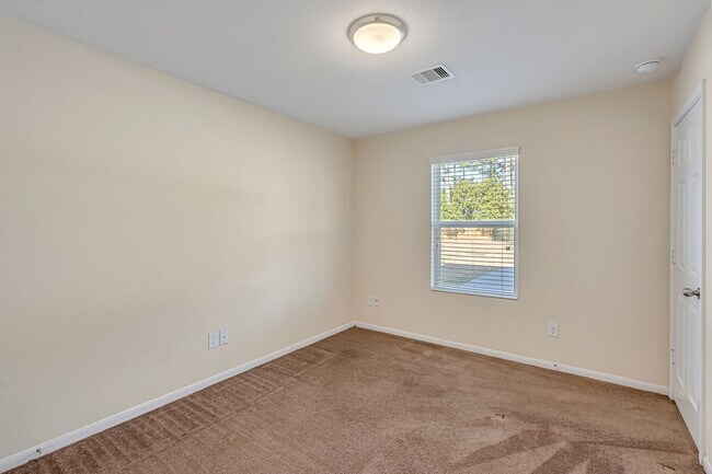 Building Photo - 16707 Lark Bunting Ln