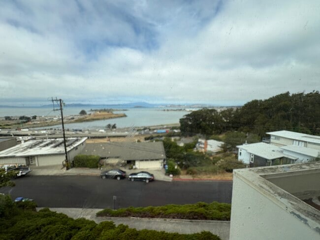 Building Photo - 721 Hillside Ave