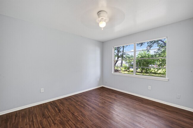 Building Photo - 4118 Sunflower St
