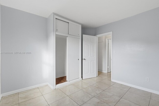 Building Photo - 533 NW 15th Way