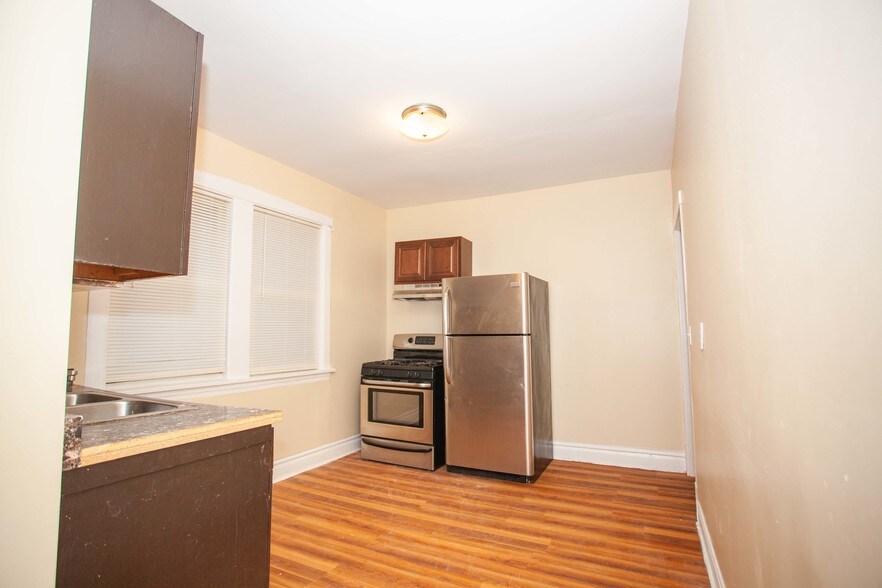 Building Photo - 5301 W Jackson Blvd