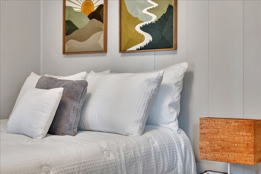 Building Photo - 10 Ritchie Pl