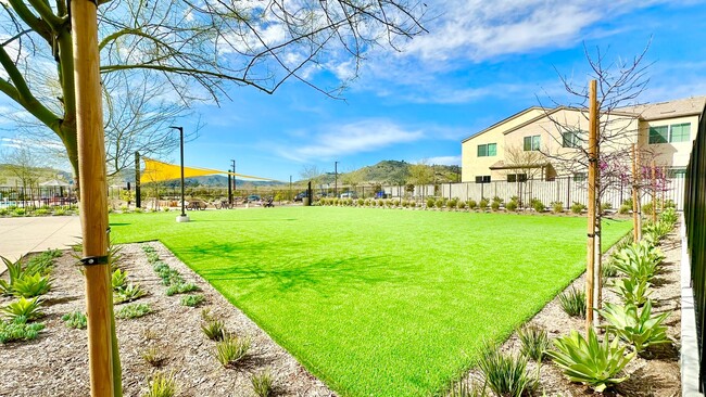 Building Photo - Newer Construction Two-Story Home in The C...