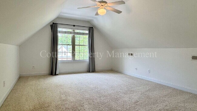 Building Photo - 8854 Plantation Landing Dr