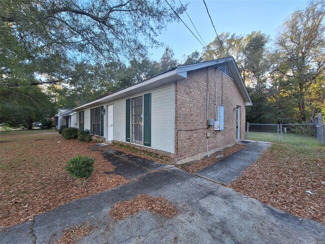 Building Photo - 1377 Dunbarton Rd