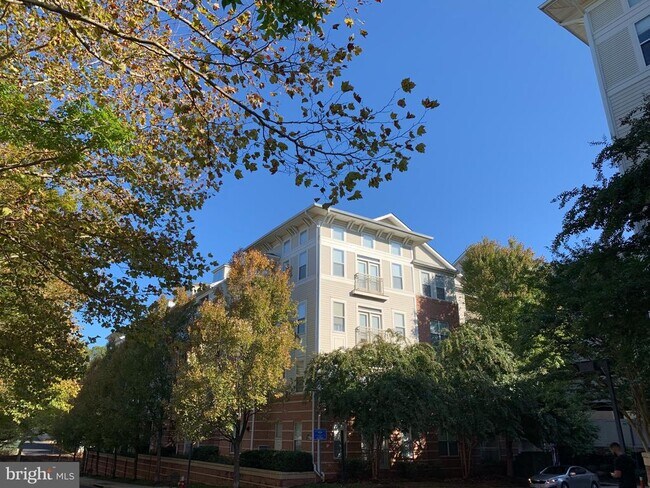 Building Photo - 2791 Centerboro Dr