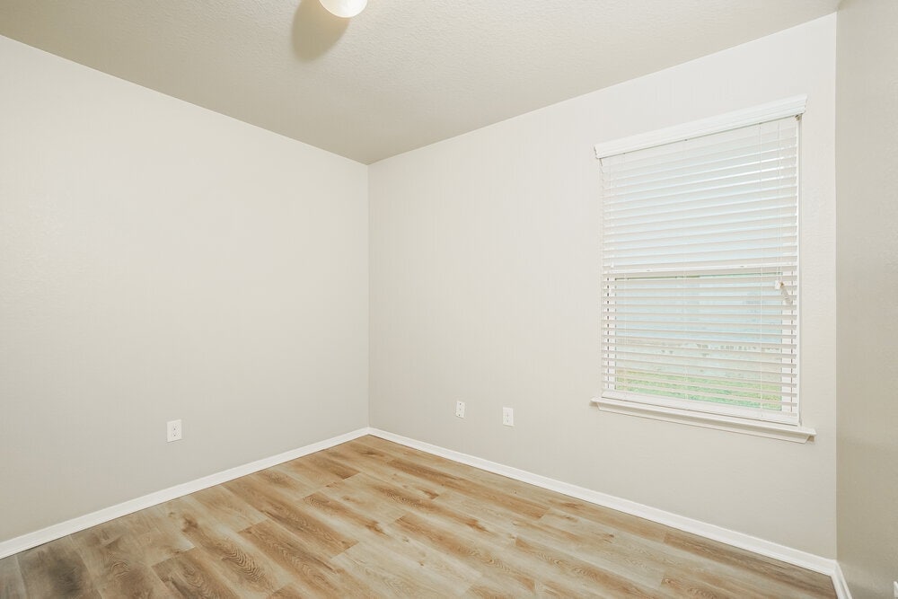 Building Photo - 3215 Pedernales Dr