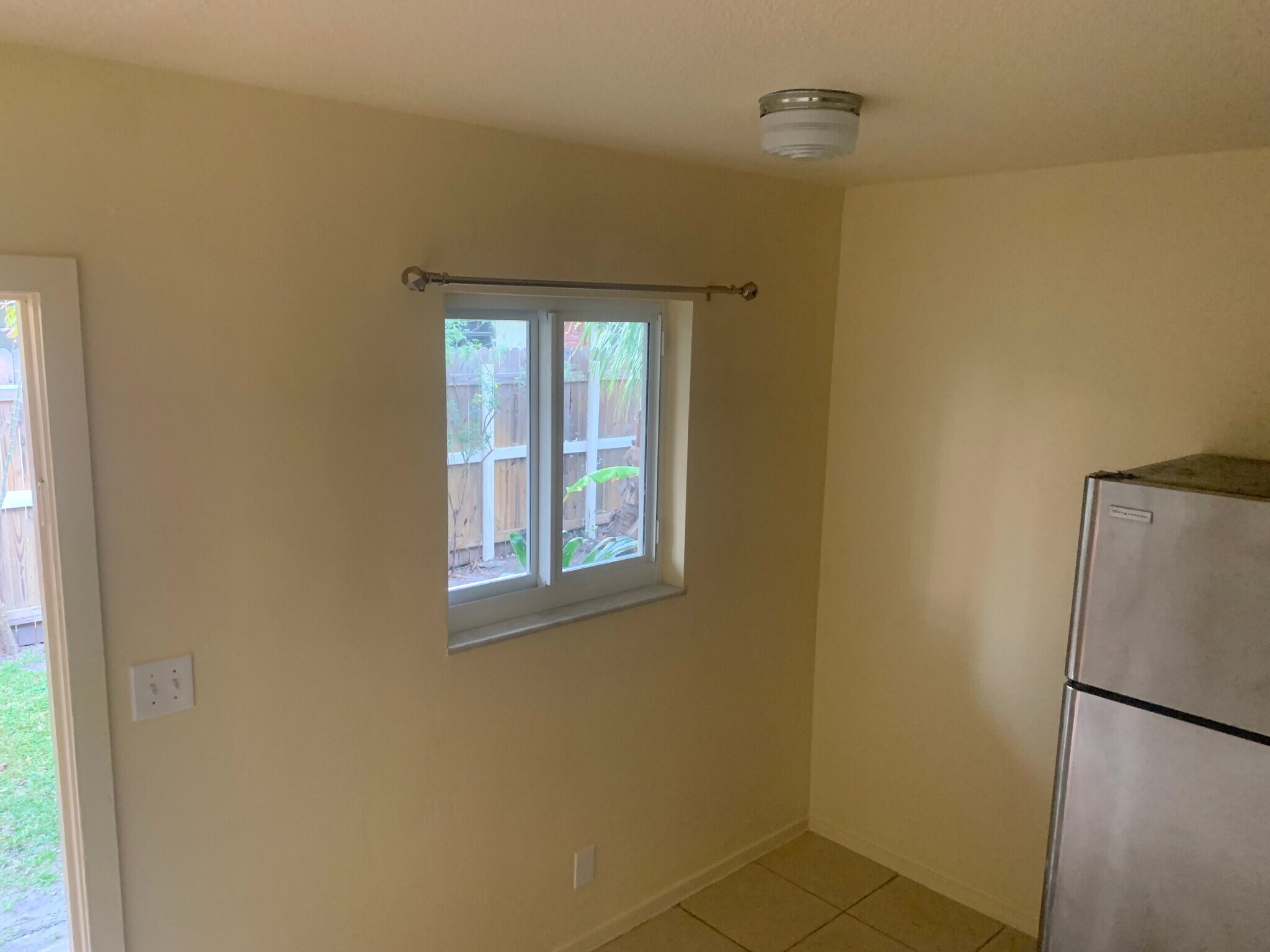Kitchen area - 3112 SW 12th Plz